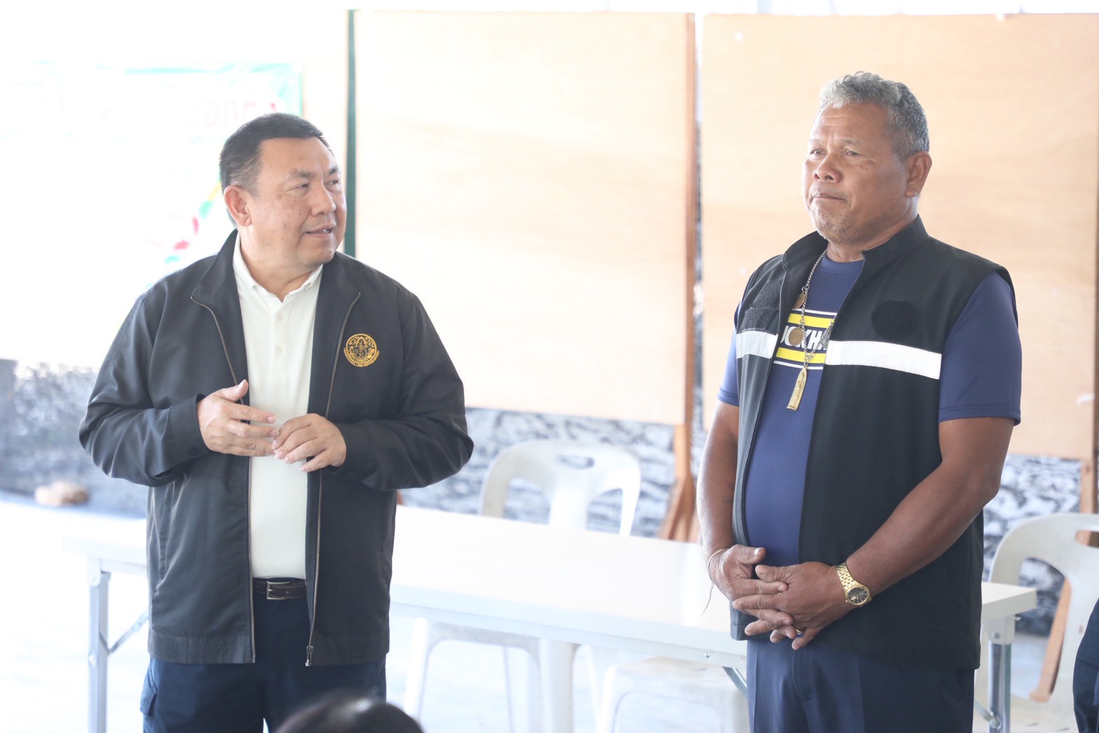 title - เลขาฯ ส.ป.ก. รุดให้กำลังใจพี่น้องเกษตรกรในเขตปฏิรูปที่ดินพื้นที่ชายแดนอุบลฯ ใกล้จุดสู้รบเพียง 7 กม.